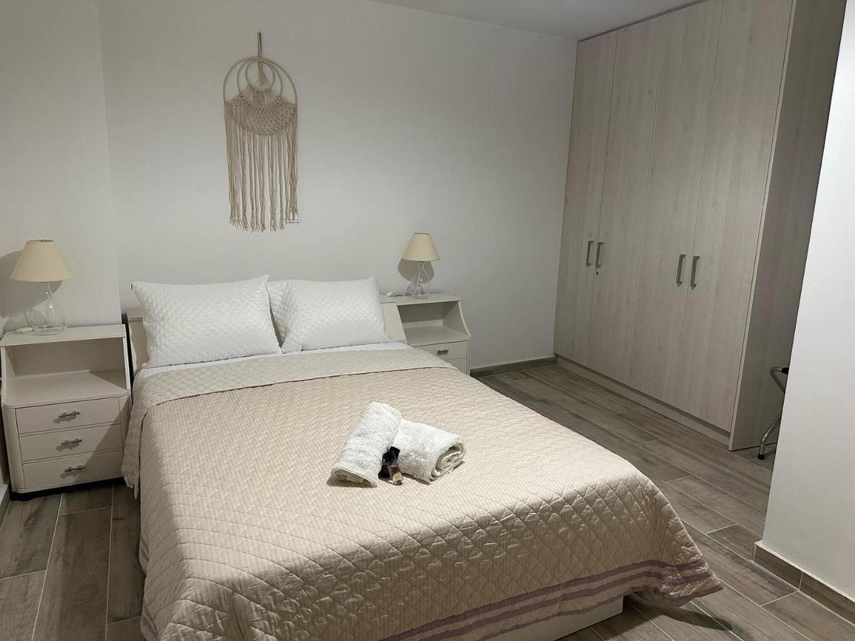 Piraiki Coastal Accommodation Pireusz Kültér fotó